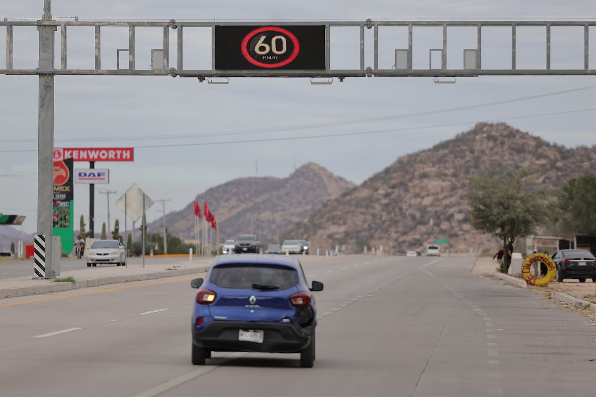 La polémica por las “foto multas” en Hermosillo se trasladó a redes sociales, donde usuarios exhibieron casos de presuntas sanciones múltiples. FOTO: BANCO DIGITAL GH