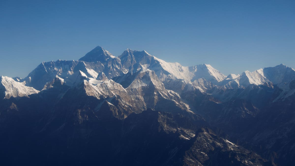 El aumento de las temperaturas y los cambios en la cobertura de nieve están modificando las condiciones de las zonas altas del Himalaya, donde los científicos detectaron que la línea de vegetación se desplazó hacia mayores altitudes. (REUTERS)