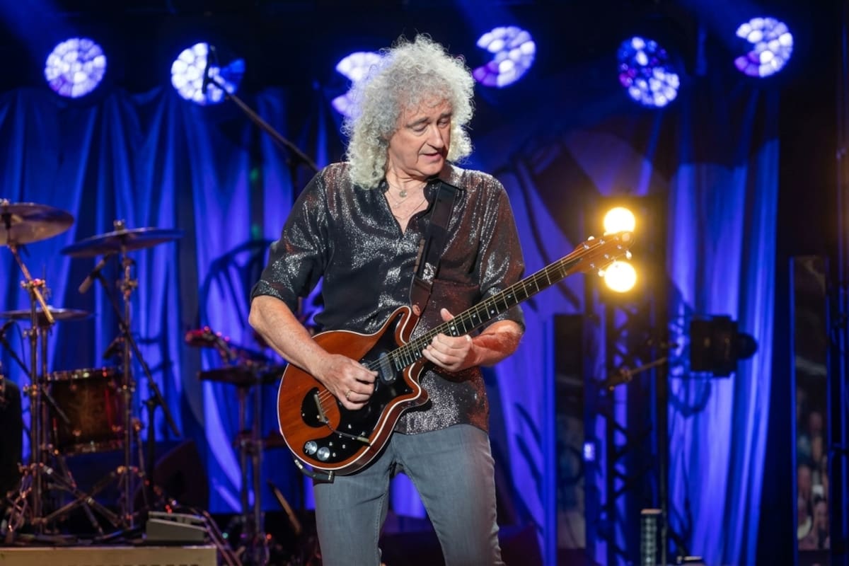 Brian May, guitarrista de Queen, retomó 36 años después una tesis de astronomía que había dejado inconclusa y obtuvo su doctorado en 2007 tras convertirse en una estrella mundial con una investigación sobre el polvo zodiacal