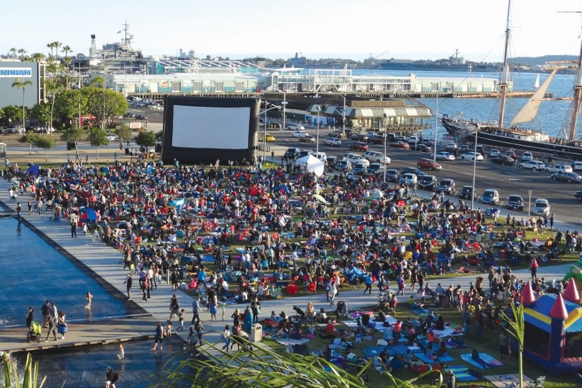Serie de películas gratuitas al aire libre inicia en parque Waterfront