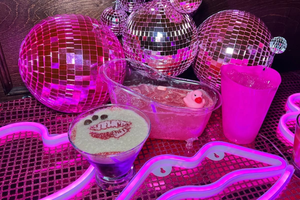 Abren bar temático de Sabrina Carpenter en San Diego