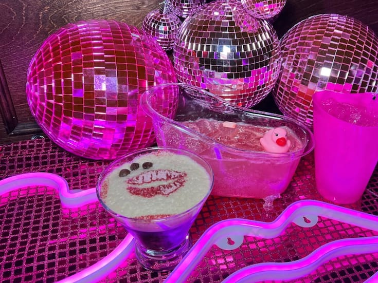 Abren bar temático de Sabrina Carpenter en San Diego