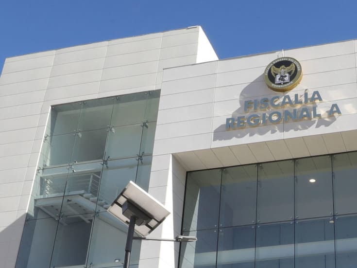 Cuerpo calcinado es dejado frente a instalaciones de la Fiscalía en León, Guanajuato y genera movilización policial mientras peritos buscan identificar a la víctima y esclarecer el caso