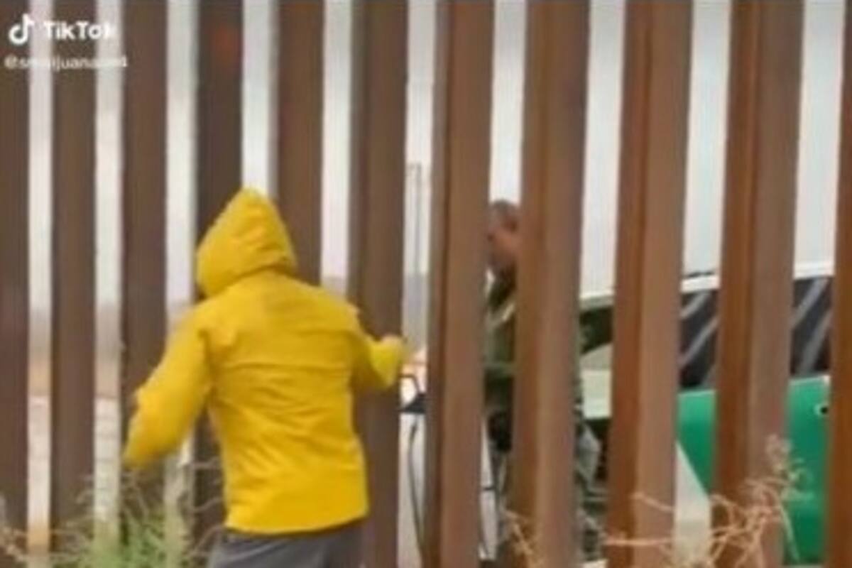 Viralizan a ‘border’ comprando tamales