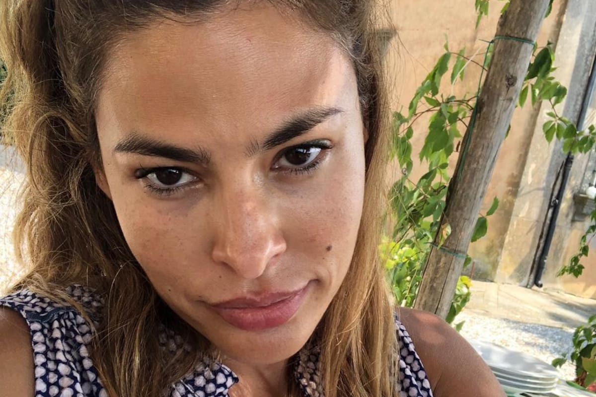 Eva Mendes habla sobre sus inseguridades y sentirse "fea" en su juventud