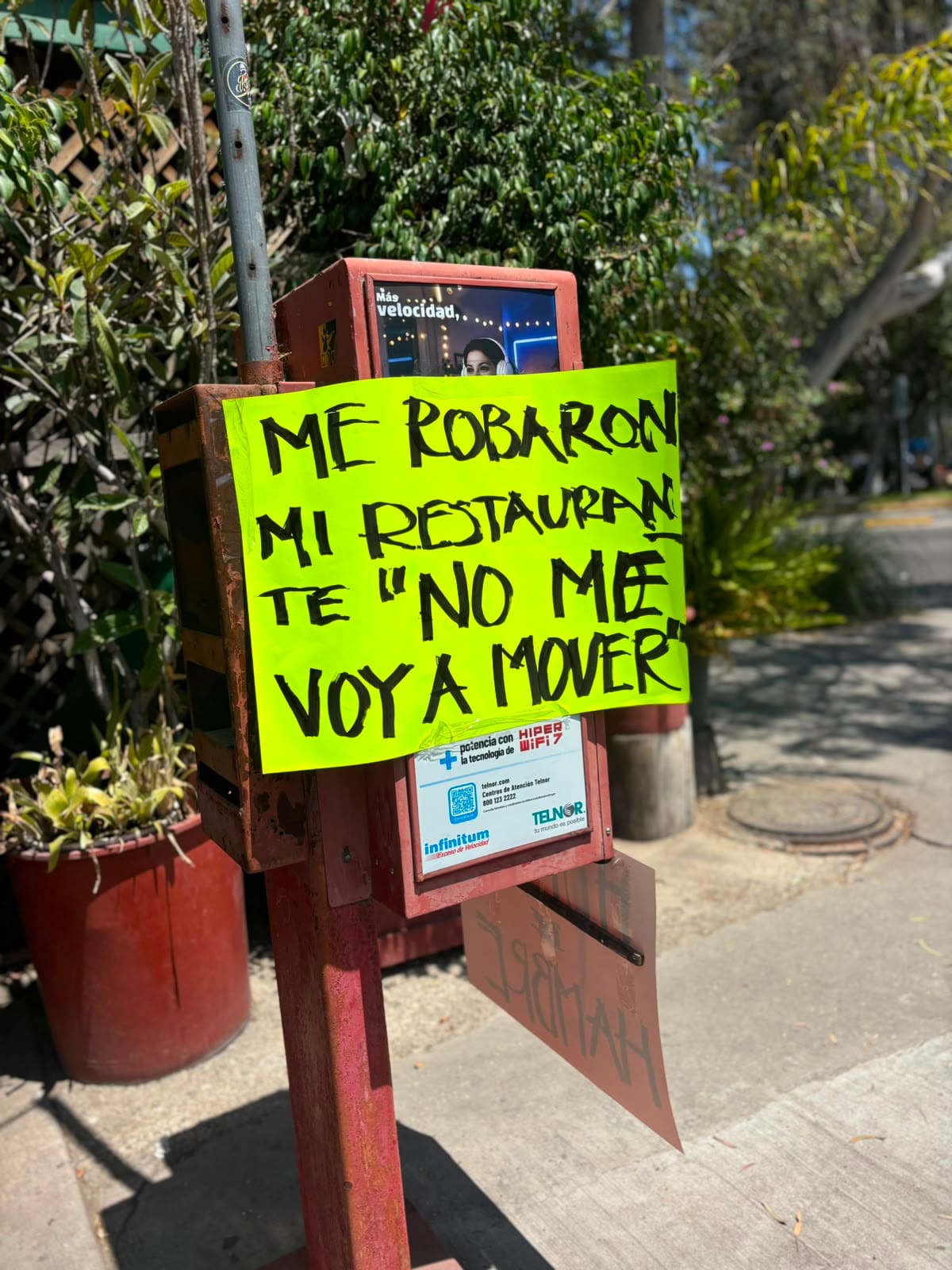 Mario Alberto Rodríguez Amador exige una respuesta de las autoridades y denuncia que perdió el control de dos establecimientos que asegura forman parte de su patrimonio familiar. Foto: Lorena Salinas