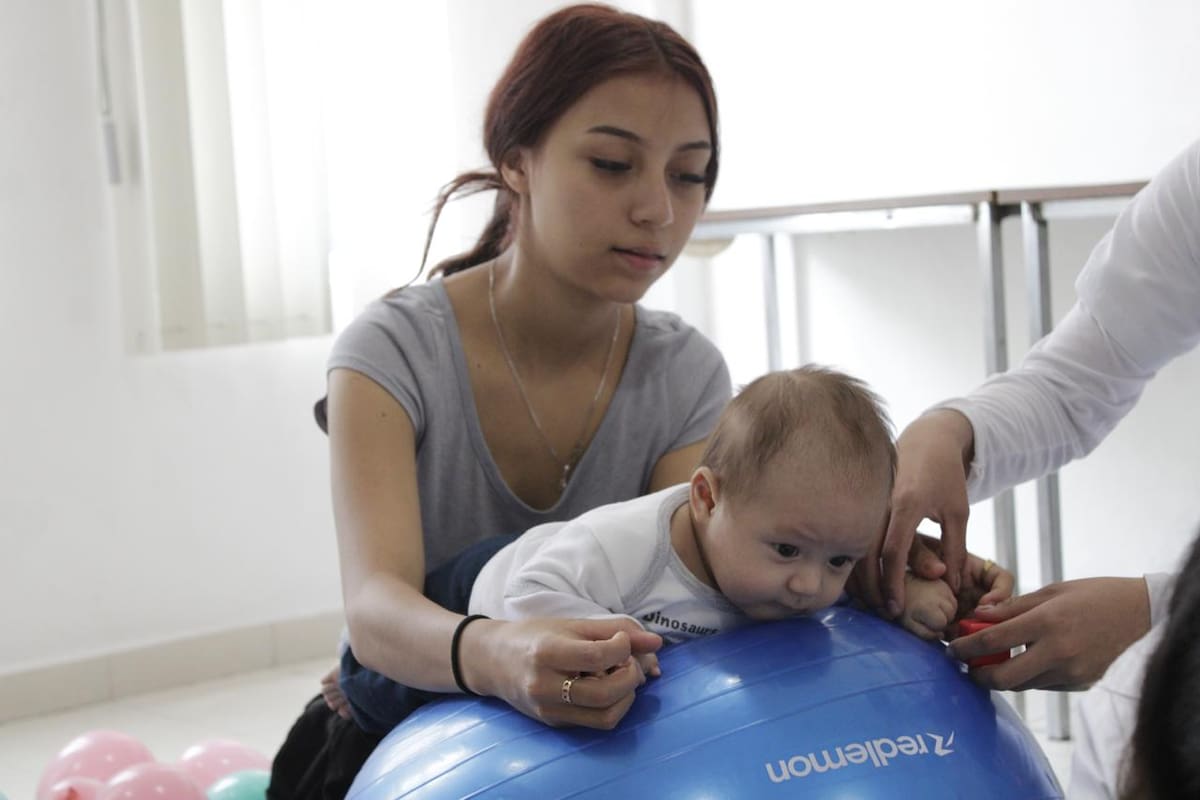 Ofrecen estimulación temprana gratuita a recién nacidos en CDMX