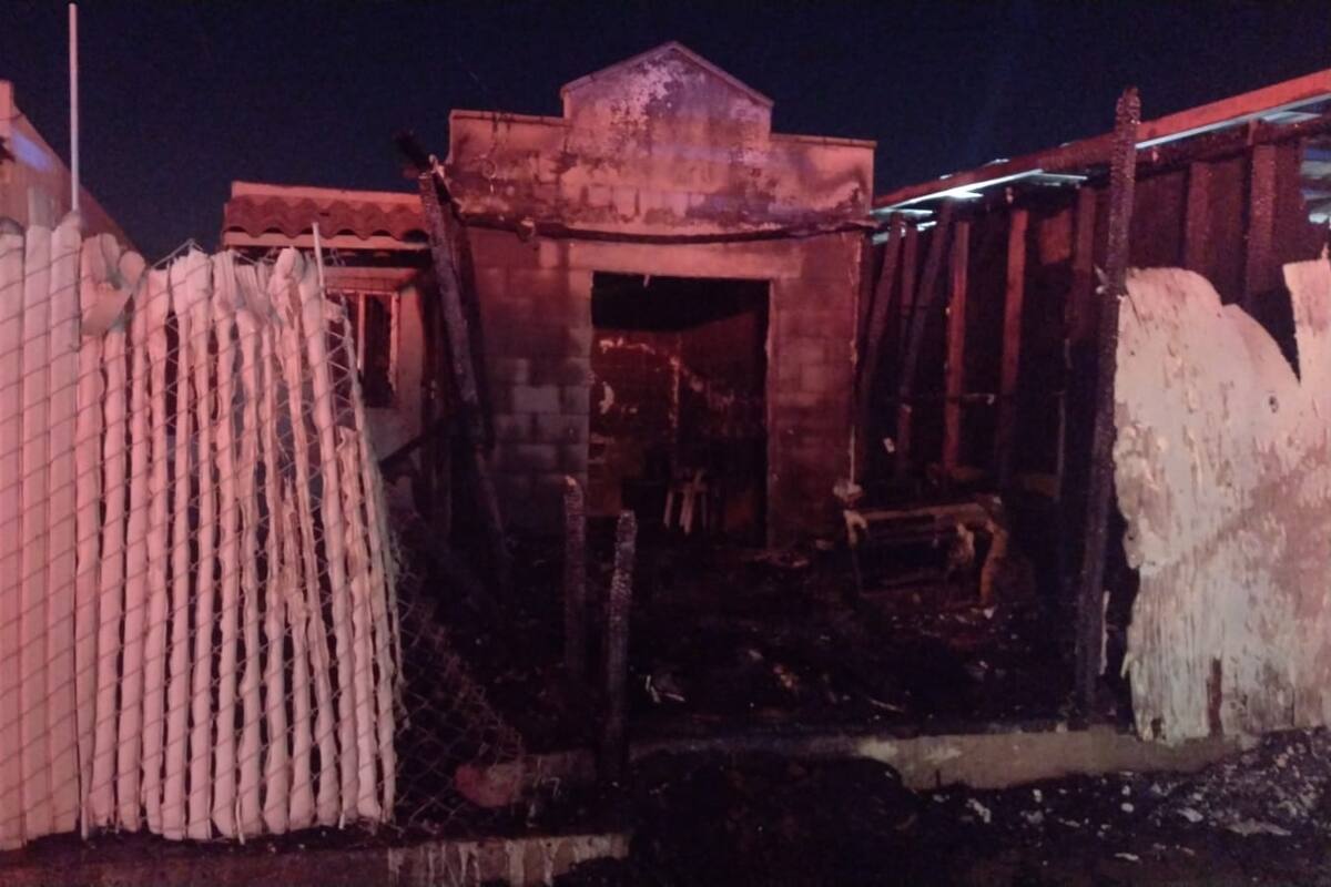 Muere mujer en incendio, otro grave