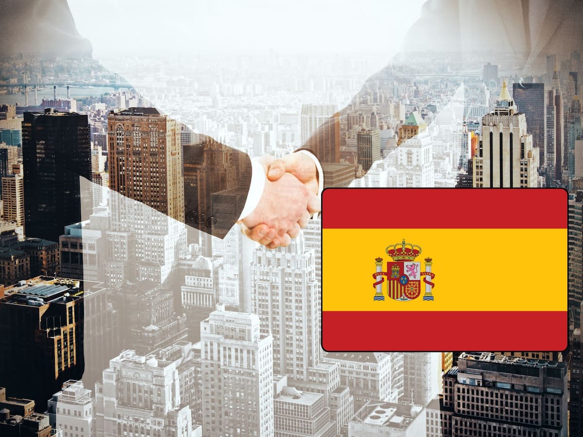 Más de 37 mil mexicanos de alto ingreso obtienen residencia en España y Portugal este año. | Crédito: Canva