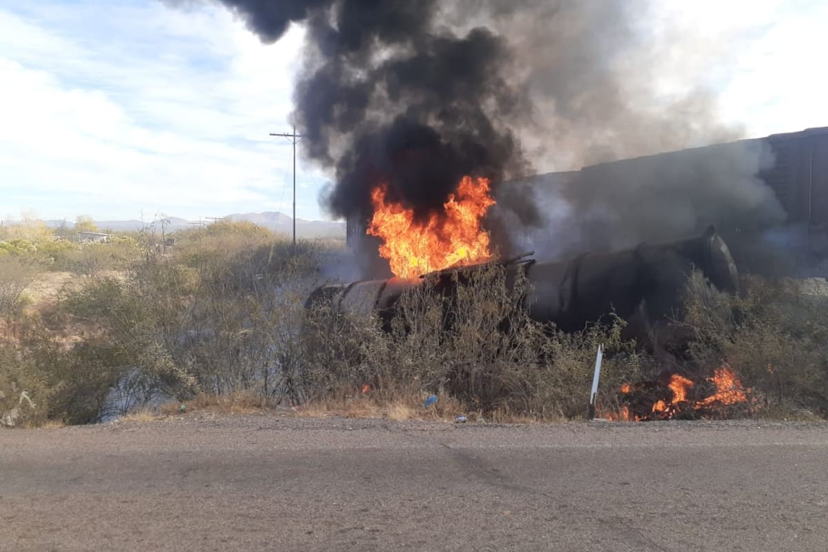 Sonora: Alertan por cierre de carretera Agua Prieta-Cabullona por impacto de tren contra pipa