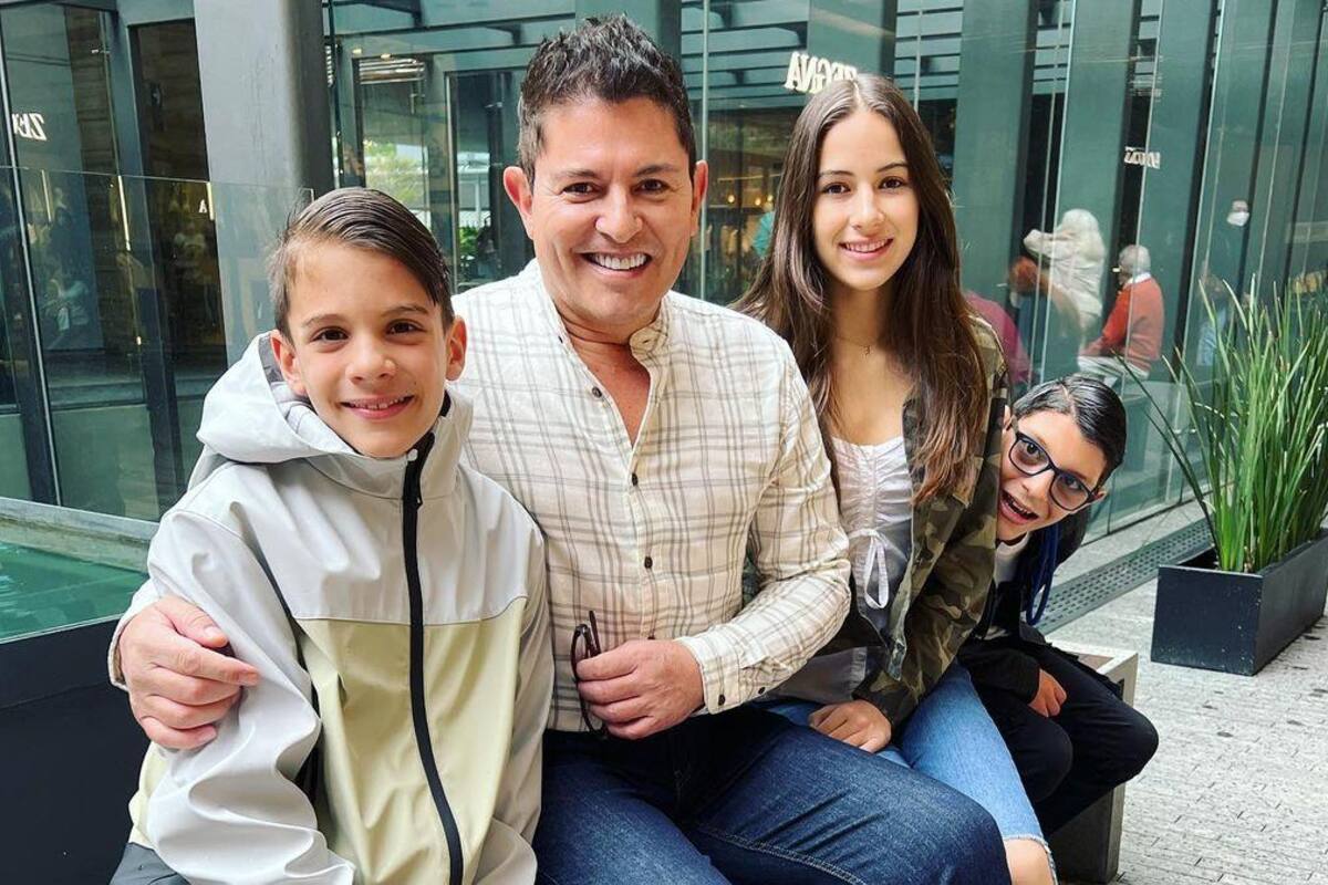 Ernesto Laguardia ofrece lujosa fiesta de XV años para su hija