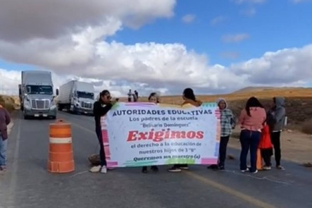 Padres de familia bloquean nuevamente la carretera transpeninsular