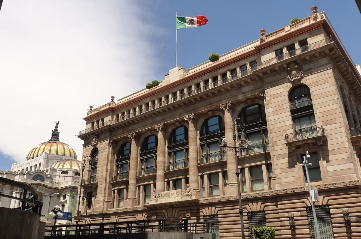 Algunos economistas consideran que la decisión del Banco de México presionará el tipo de cambio