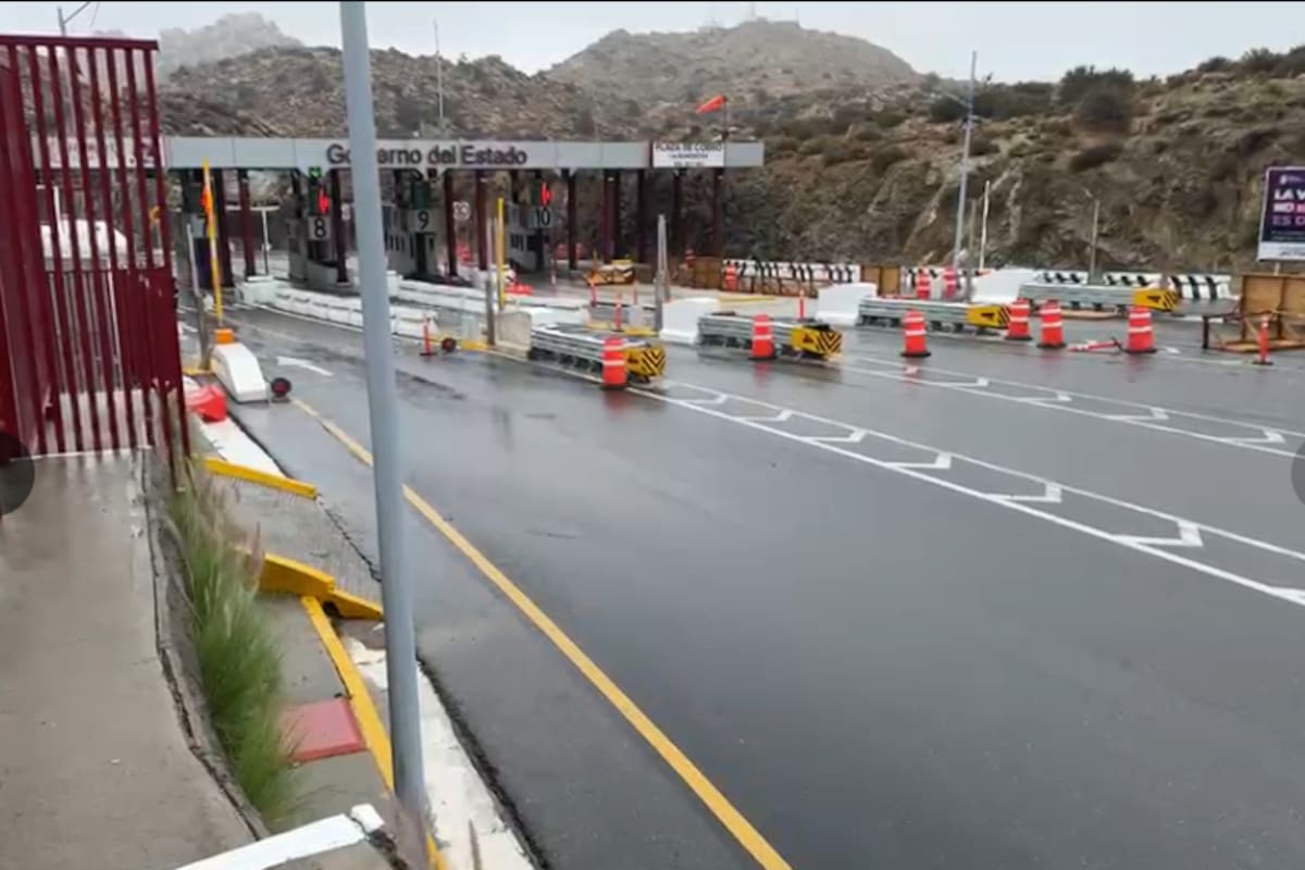 Lluvias y vientos de más de 70 km/h impactan en autopista Centinela-La Rumorosa