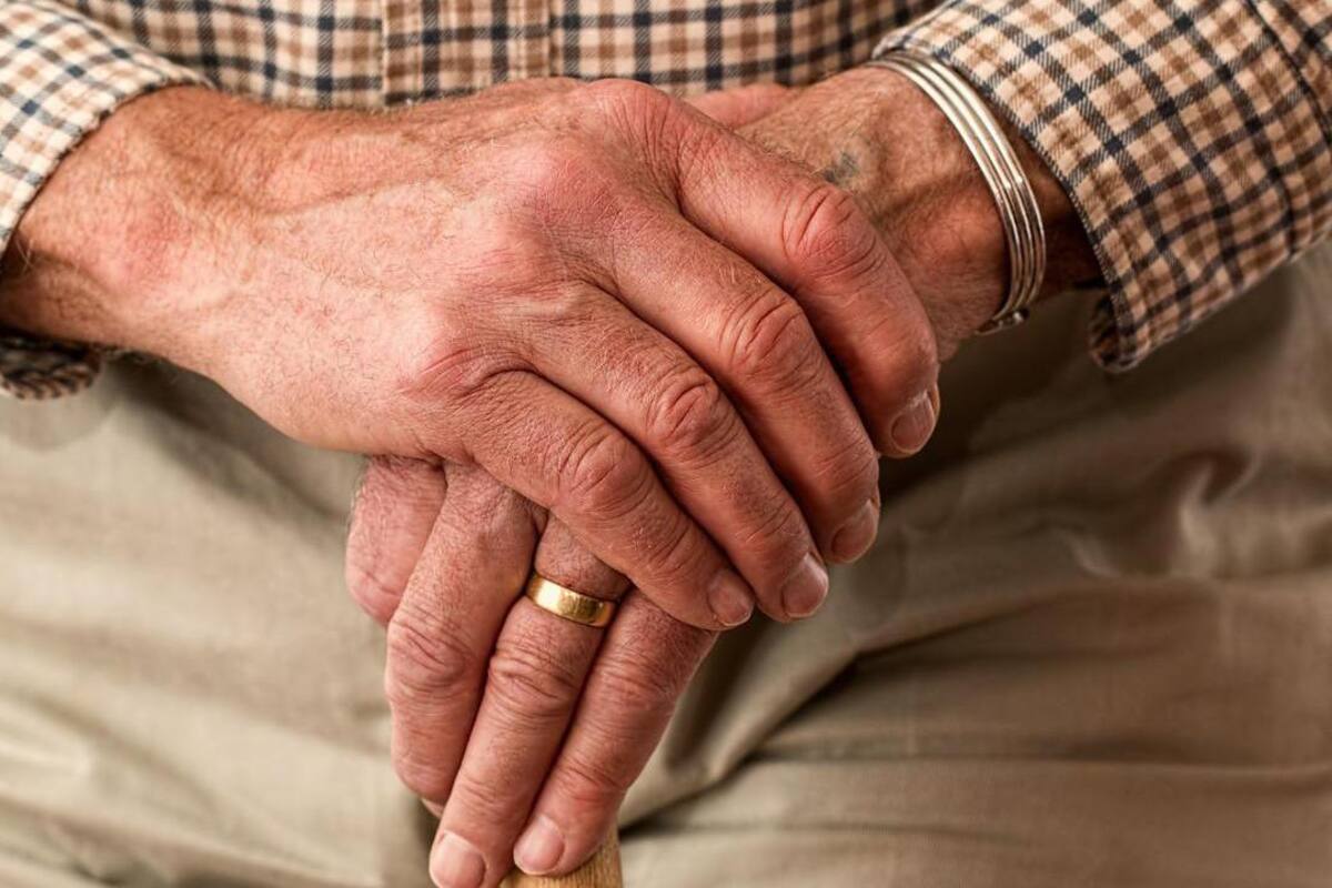 ¿Cuáles son las enfermedades que padecen las personas de la tercera edad?