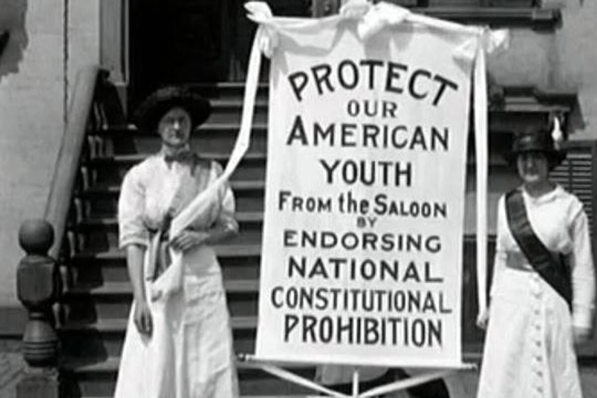 Cómo la Ley Seca de EE.UU. impulsó el ascenso de los demócratas y al mismo tiempo envalentonó al Ku Klux Klan
