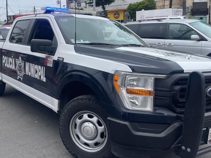 Roban más de 300 mil pesos tras hacer boquete en tienda de Rosarito