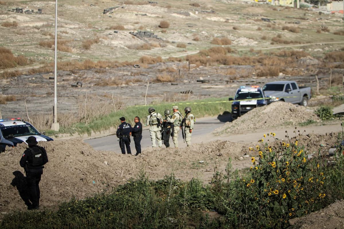 Un incidente en la colonia Ejido Ojo de Agua dejó dos personas detenidas, una de ellas lesionada, luego de que presuntamente realizaran detonaciones de arma de fuego contra un oficial, quien resultó ileso. Foto: Borderzoom