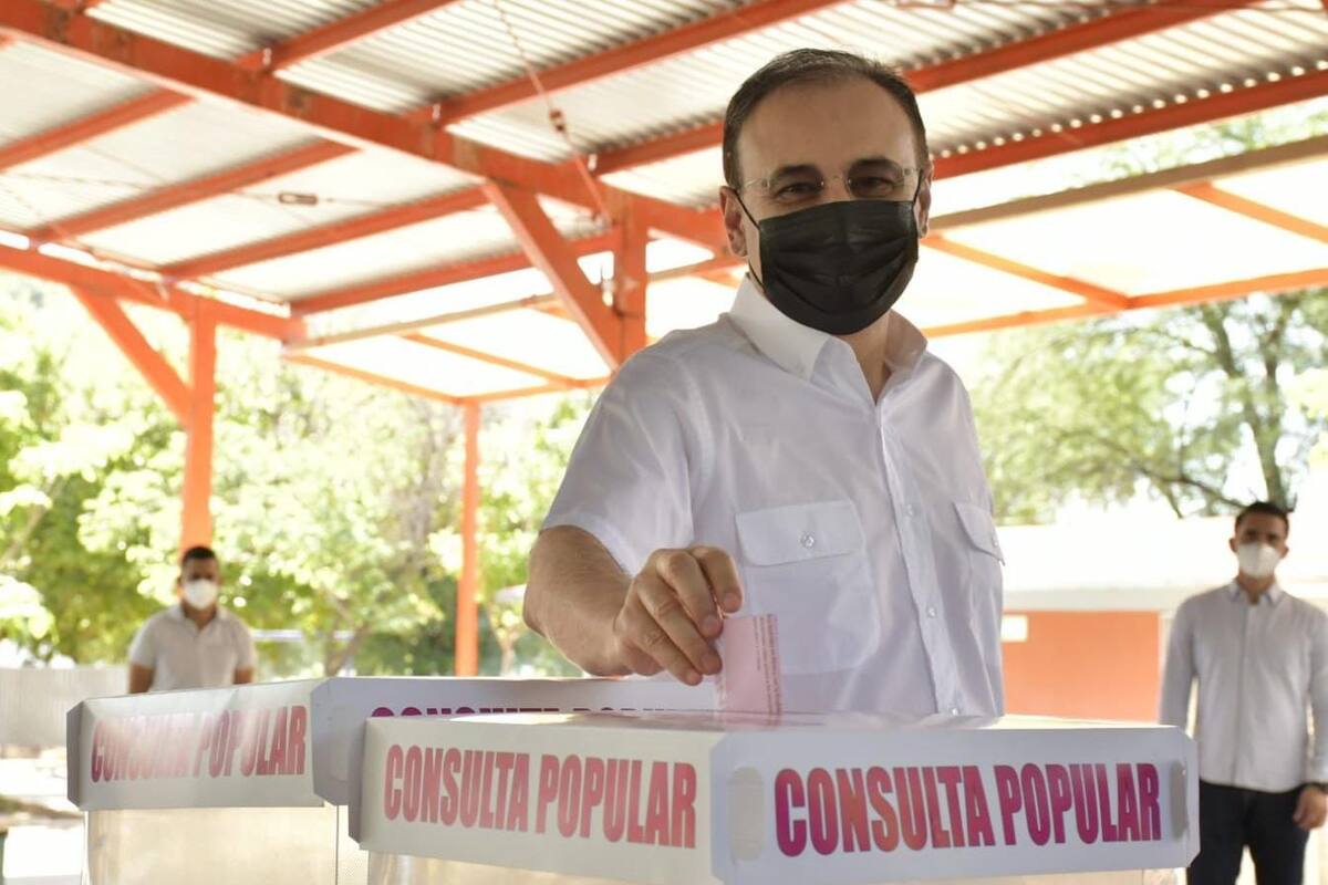 Consulta popular en Sonora: Alfonso Durazo vota en la consulta popular