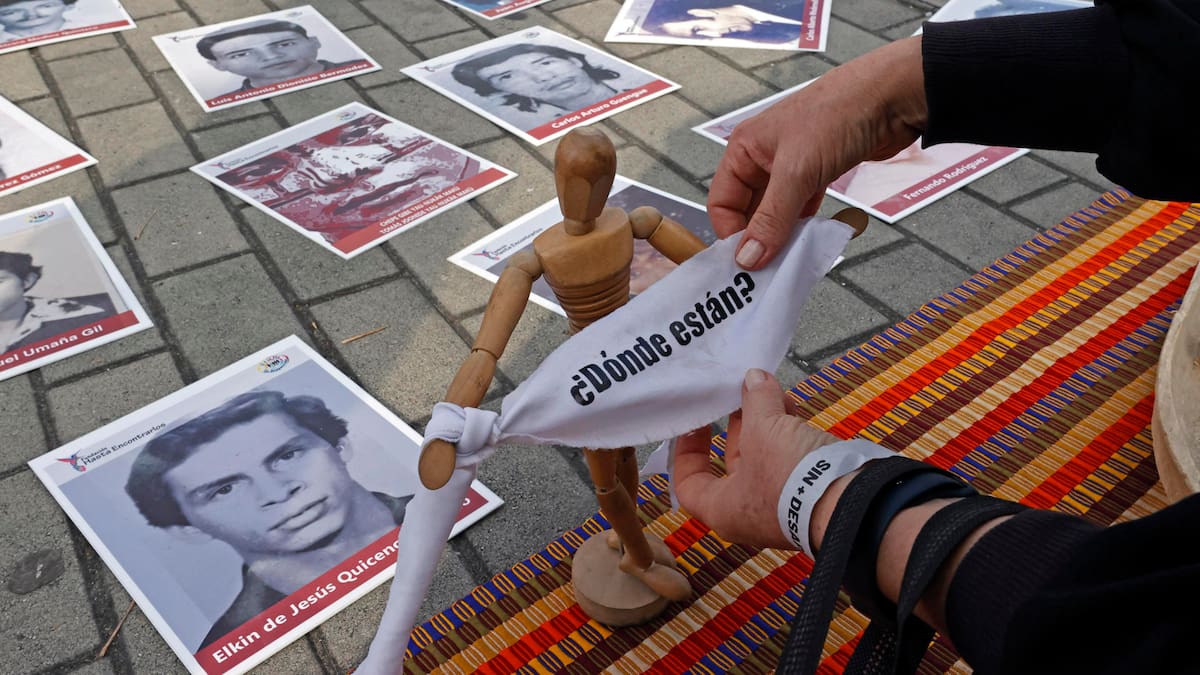 Prohíben colocar fichas de búsqueda de personas desaparecidas en parques y zonas turísticas de los Pueblos Mágicos de Veracruz; familias denuncian la falta de sensibilidad y continúan sus labores de difusión y búsqueda pese a las restricciones