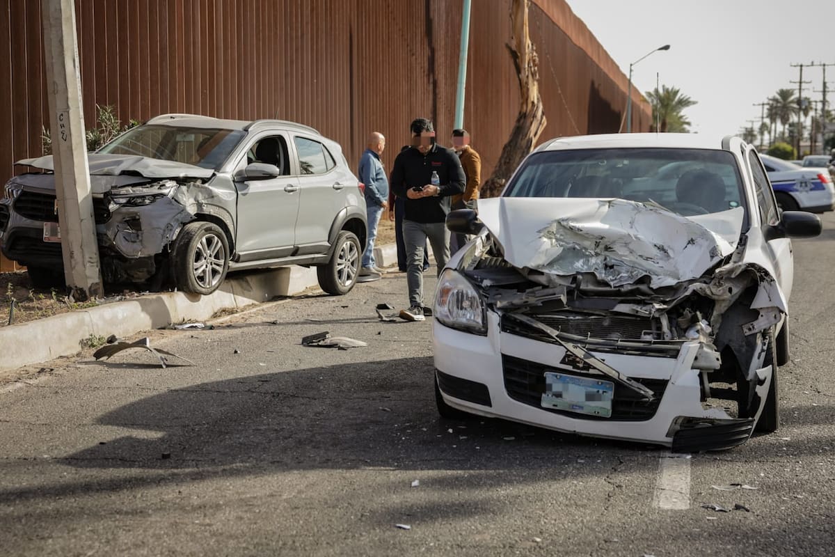 Invasión de carril provoca choque en la Colón