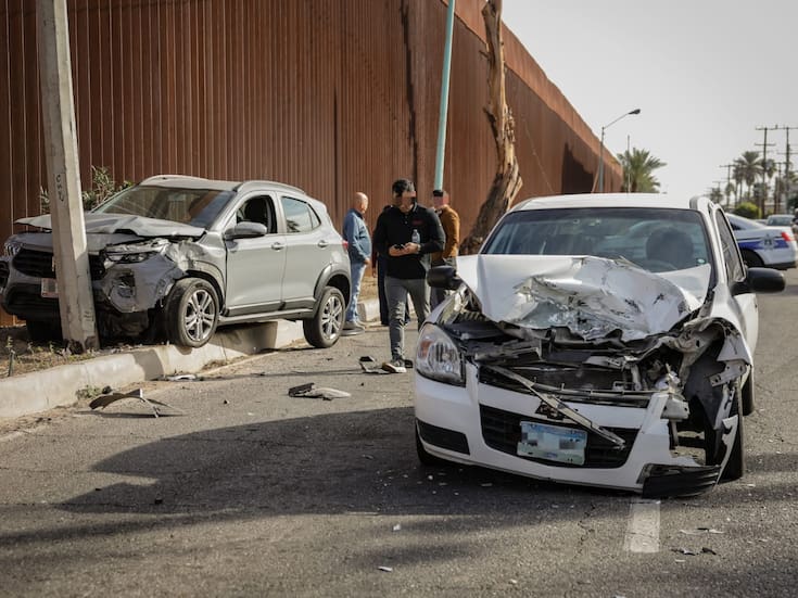 Invasión de carril provoca choque en la Colón