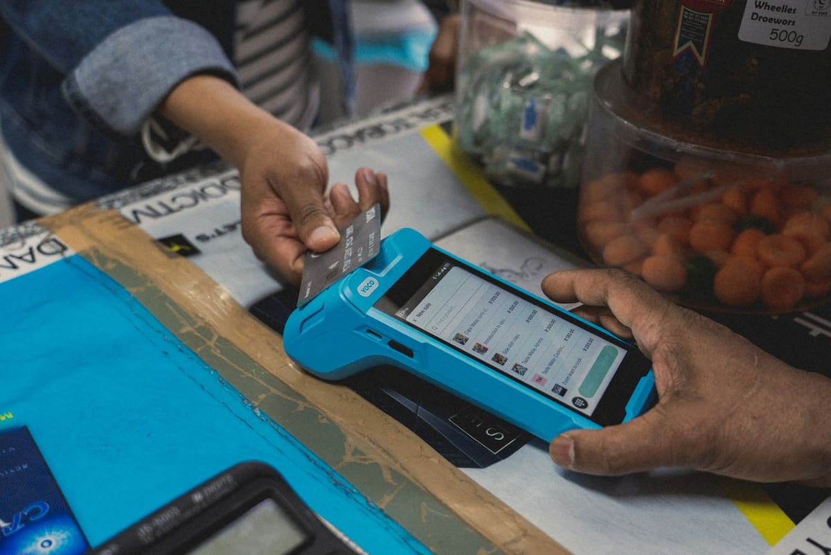 La digitalización y la bancarización son los dos ejes primordios para garantizar la supervivencia del sector