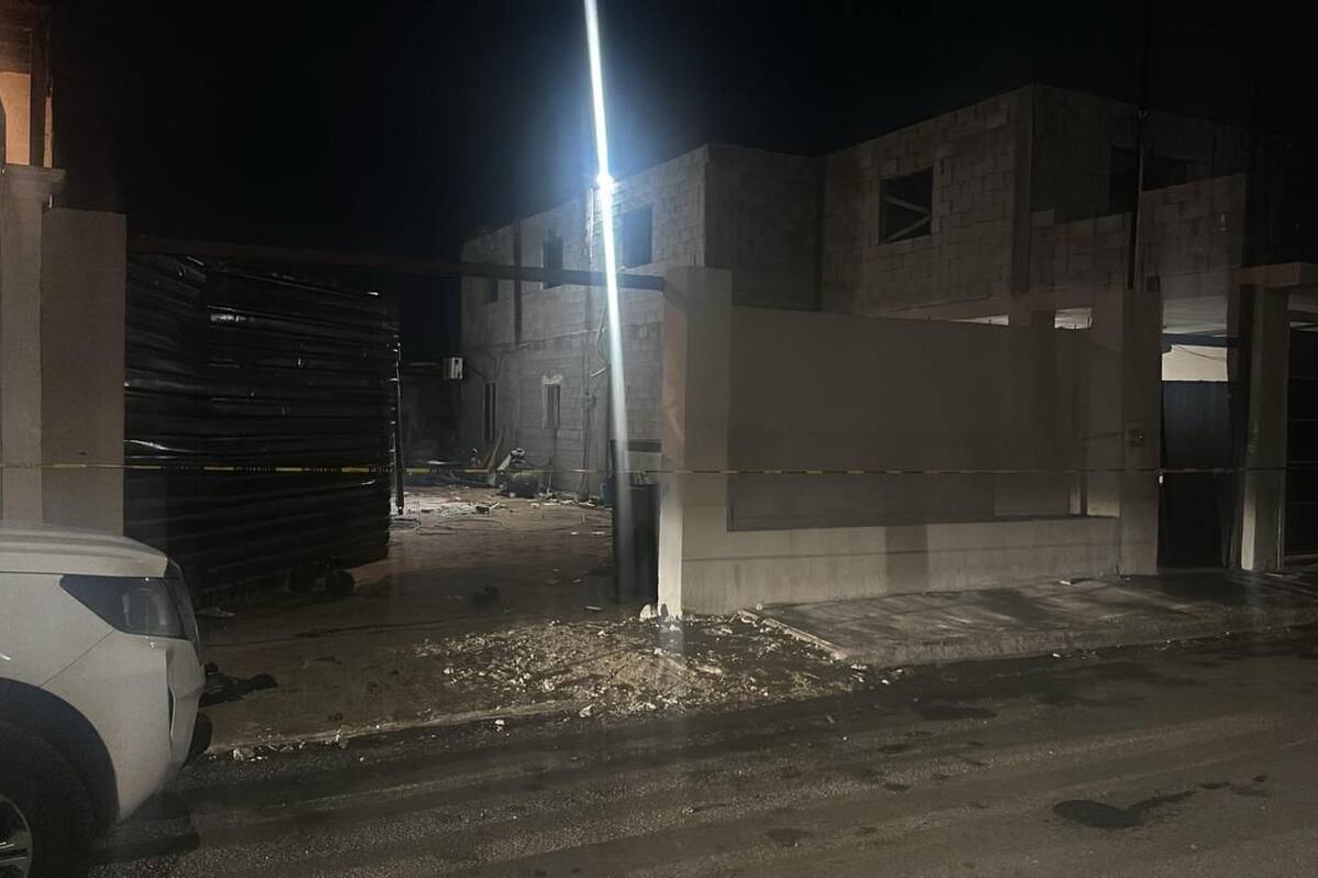 FESC e INM localizan equpo táctico abandonado en la entrada de una vivienda