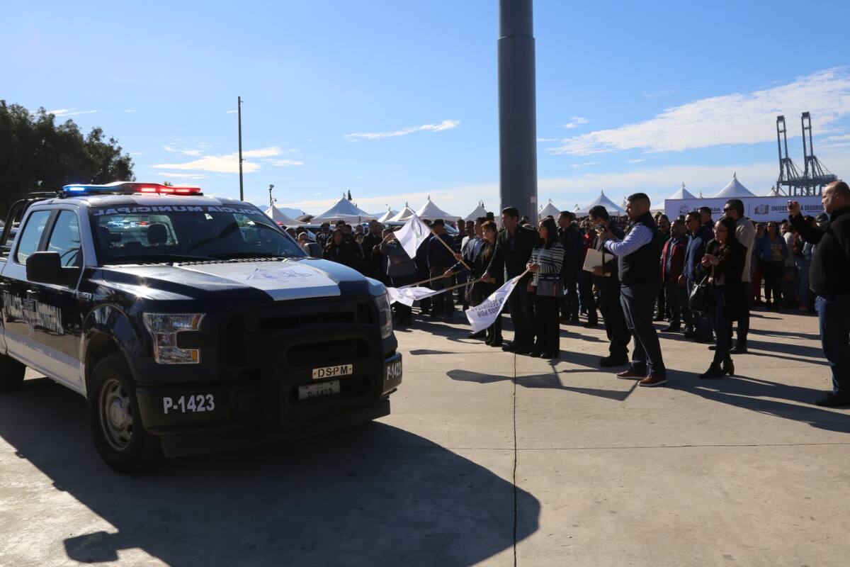 Reconoce Ayala a policías municipales destacados