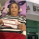 Una adulta mayor denunció el robo de su pensión del Bienestar después de que los depósitos comenzaron a desaparecer con retiros realizados en Xalapa, su familia exige una investigación para recuperar el dinero