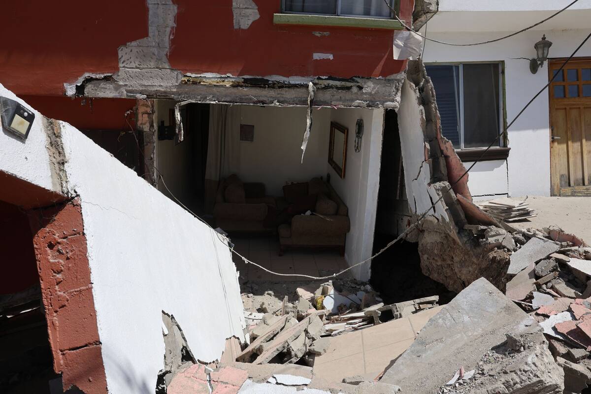 Reportan fugas de agua en Lomas Conjunto Residencial