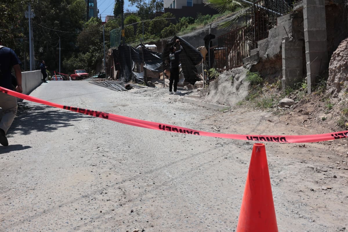 Residentes temen riesgo tras derrumbe en construcción