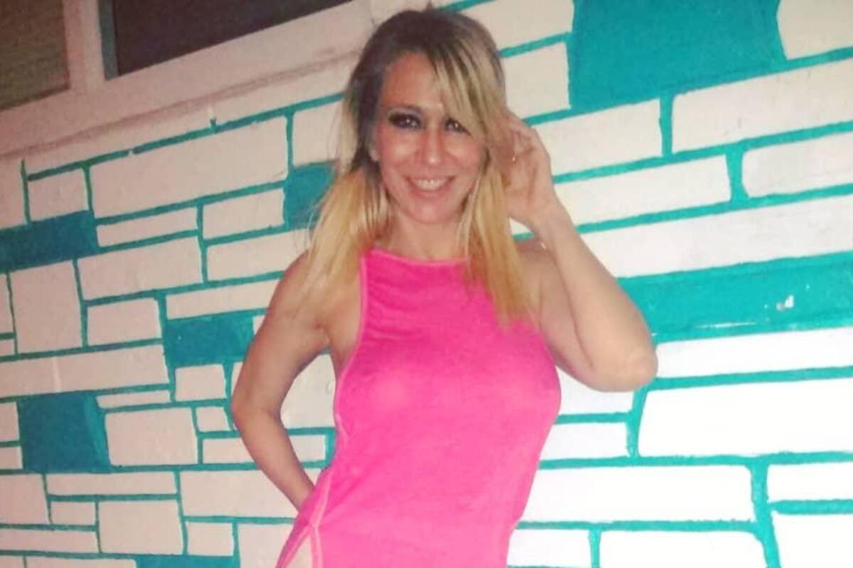 Noelia impresiona con sexy pose recostada en su cama