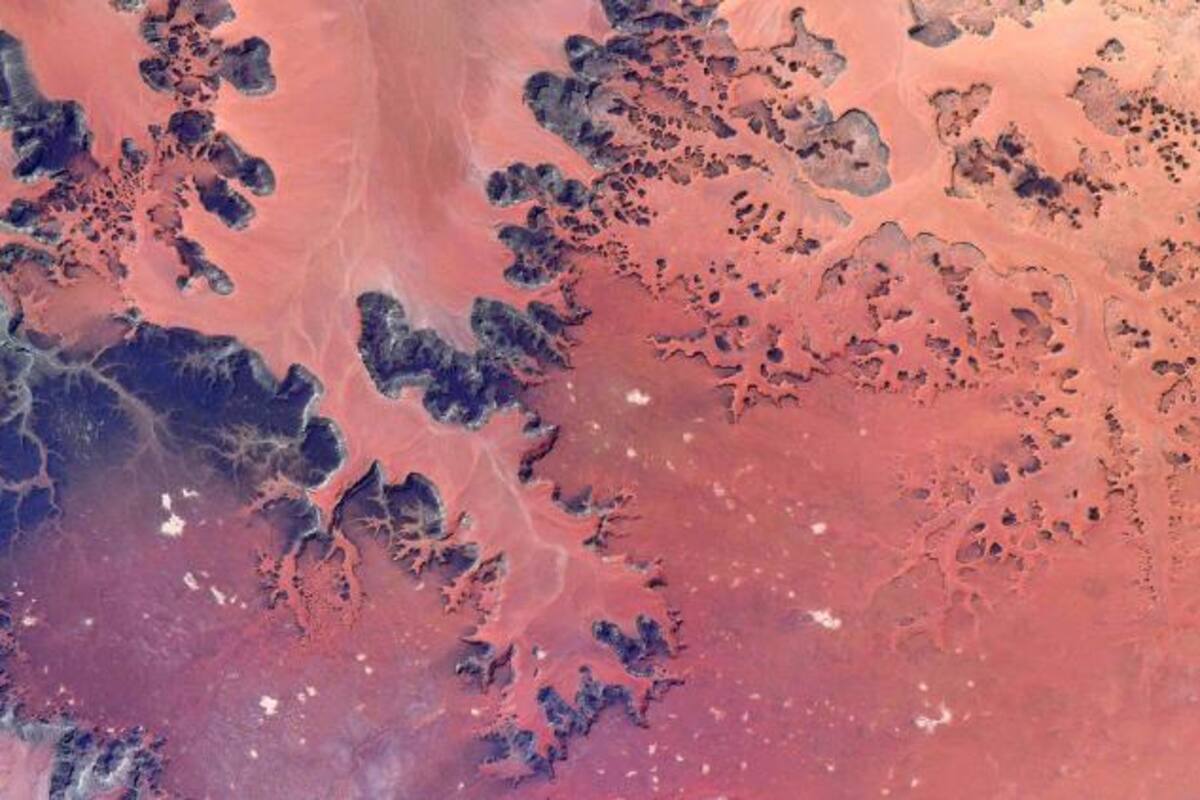 Comparte astronauta foto de Sahara desde la órbita