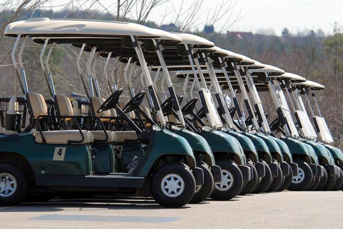 Muere adulto mayor tras choque en carro de golf