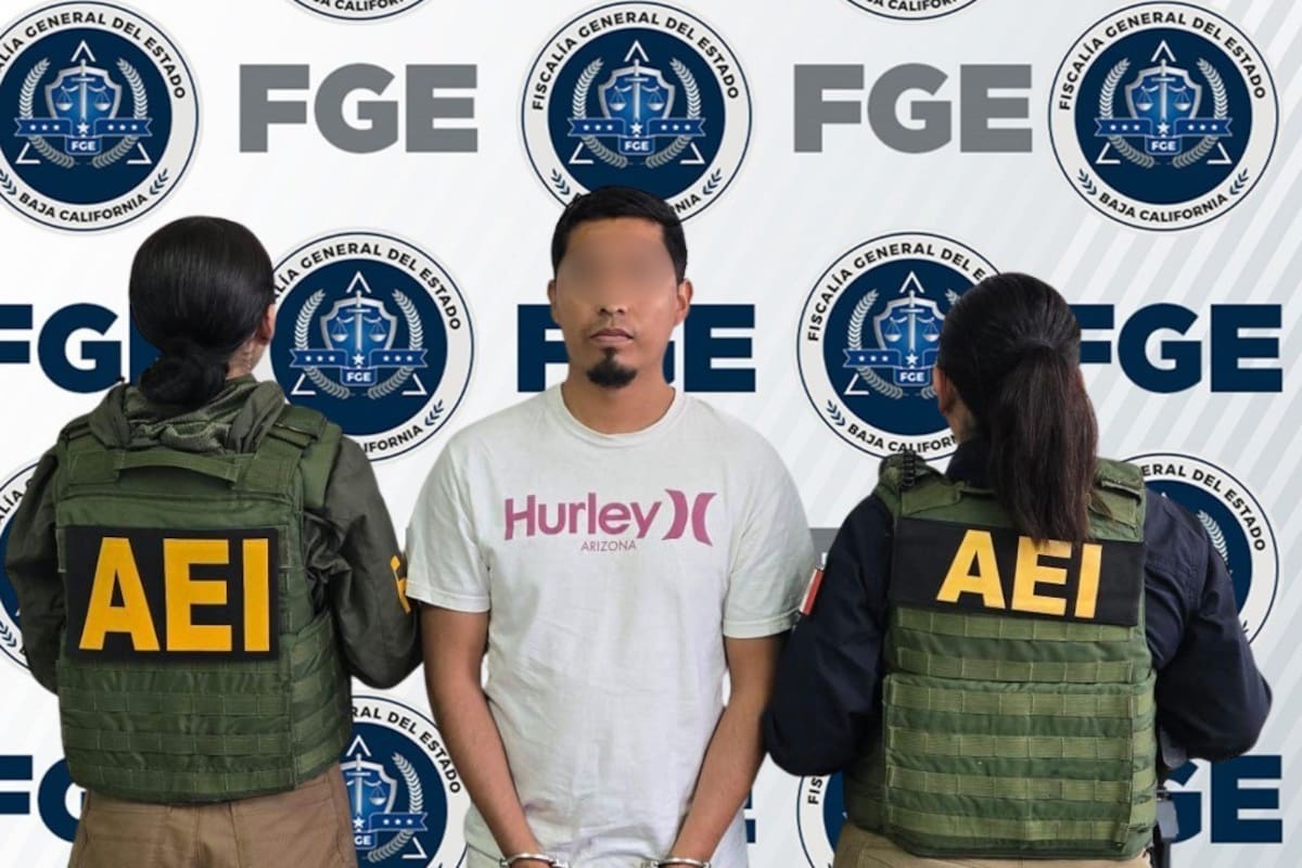 Maestro de colegio privado de Ensenada proyectaba contenido sexual a sus alumnos