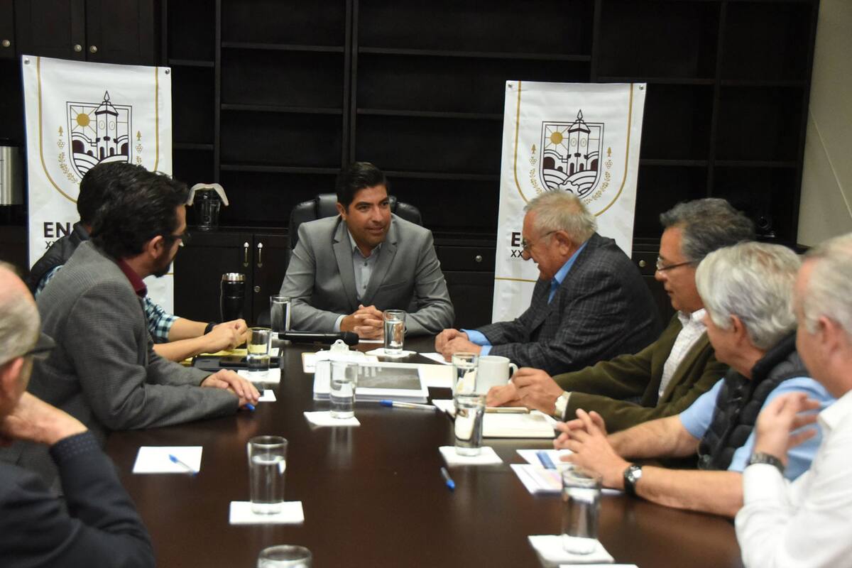 Entrega Codeen proyectos prioritarios al alcalde de Ensenada