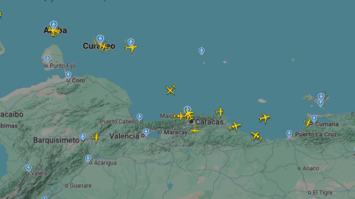 Estas rutas estimadas aparecen marcadas con líneas negras en el mapa, lo que puede dar la impresión de que la aeronave cruzó fronteras que en realidad no sobrevoló. Foto: Capture.
