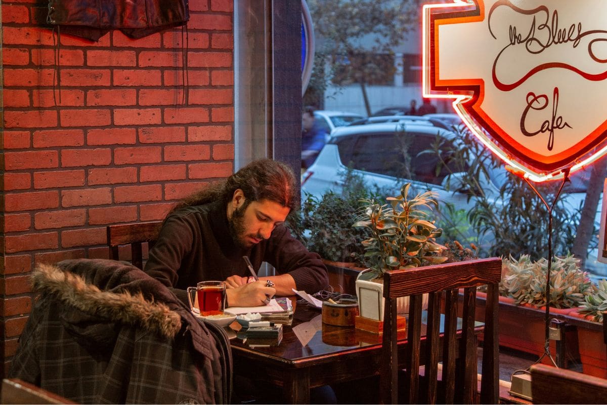 Estas son las características más comunes de las personas que disfrutan la soledad, según la psicología