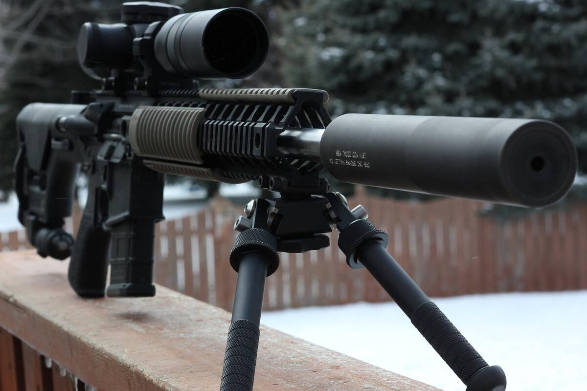 Video: Amenaza con una katana el oponente responde sacando un rifle