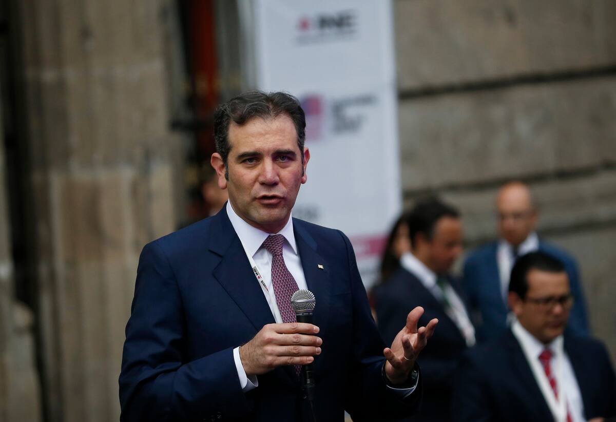The President of the National Electoral Institute, INE, Lorenzo Cordova Vianello speaks with the press before the first of three debates among Mexico's presidential candidates in Mexico City, Sunday, April 22, 2018. Mexico will hold general elections on July 1. (AP Photo / Marco Ugarte)