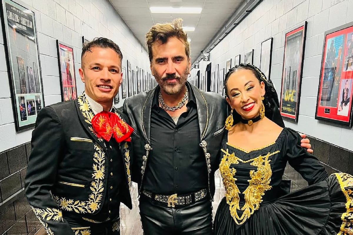 Joven baila en el concierto de Alejandro Fernández