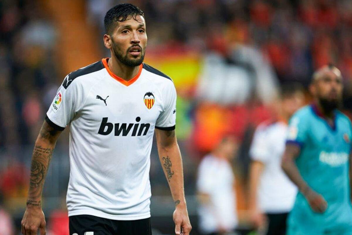 Ezequiel Garay del Valencia, da positivo por coronavirus