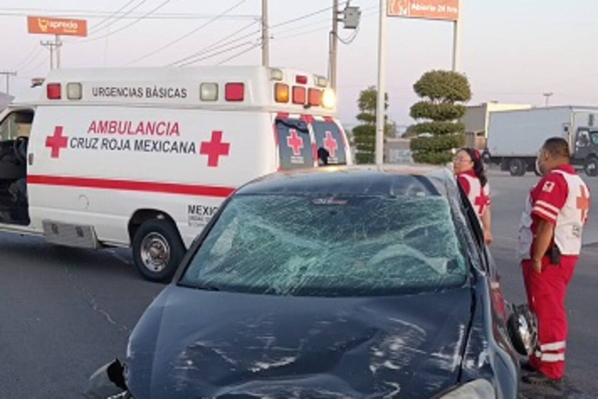 Muere conductor al estrellarse contra poste en la colonia Santo Niño