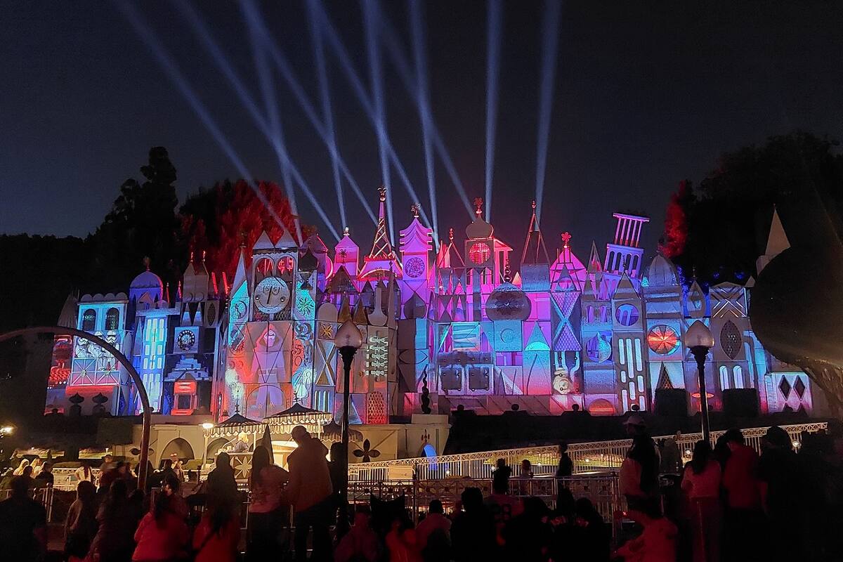 ‘Tapestry of Happiness’ debuta en Disneyland
