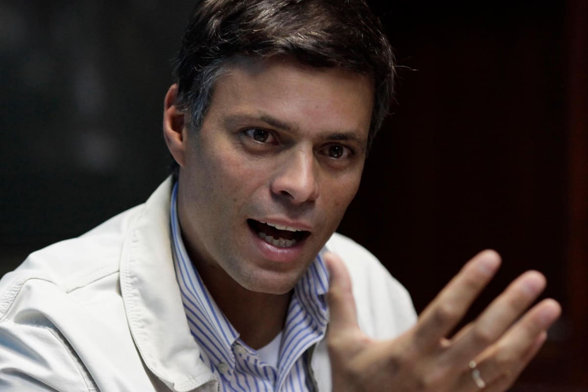 Leopoldo López abandonó Venezuela, afirma su padre