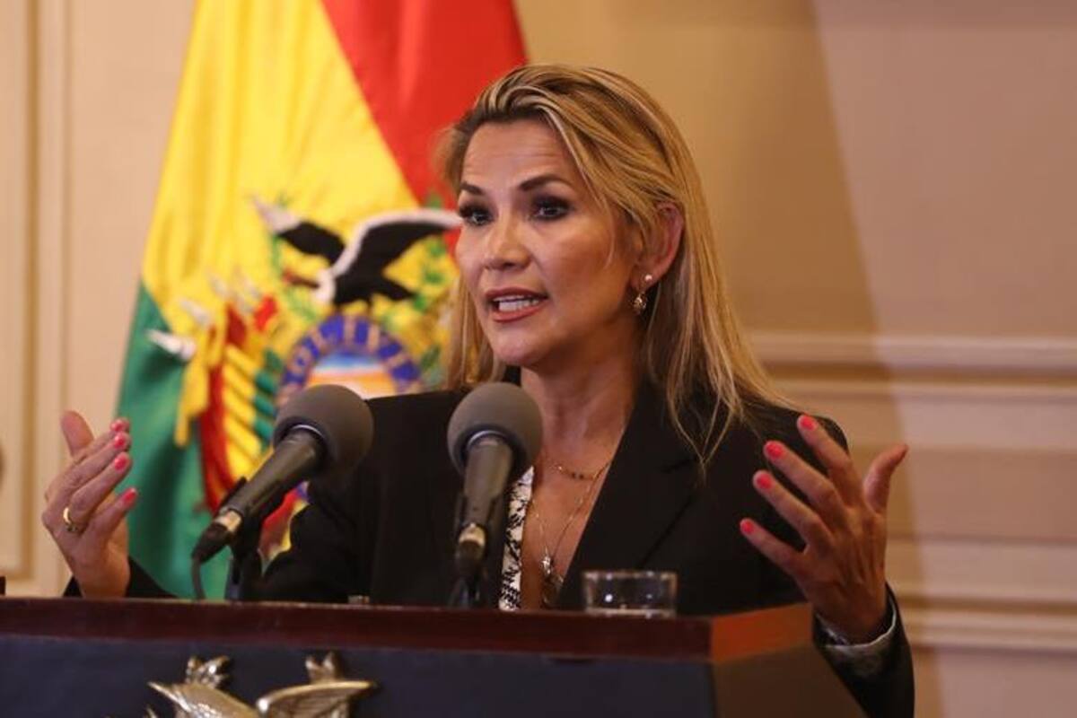 Áñez promete nuevos comicios "transparentes" para Bolivia