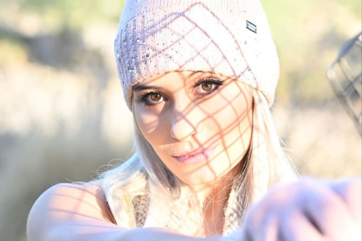 Issa Vegas hace berrinche en plena sesión de fotos