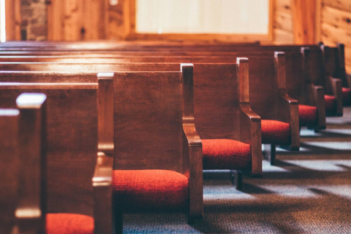 Niña de 4 años muere tras ser aplastada por una banca dentro de una iglesia en Mérida