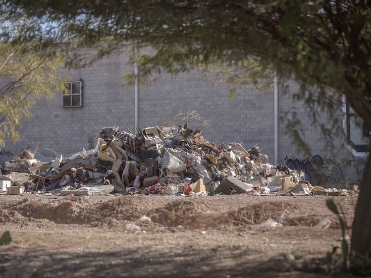 Multa Municipio más de 2,800 predios por juntar basura